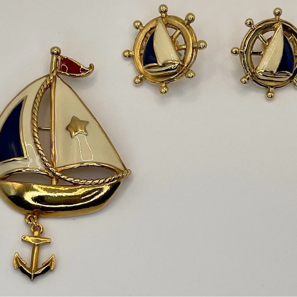 Avon Sailboat and Wheel Brooch and Earring Set Vintage